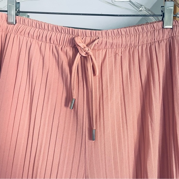 Wide legged dusty rose pants - Picture 3 of 3